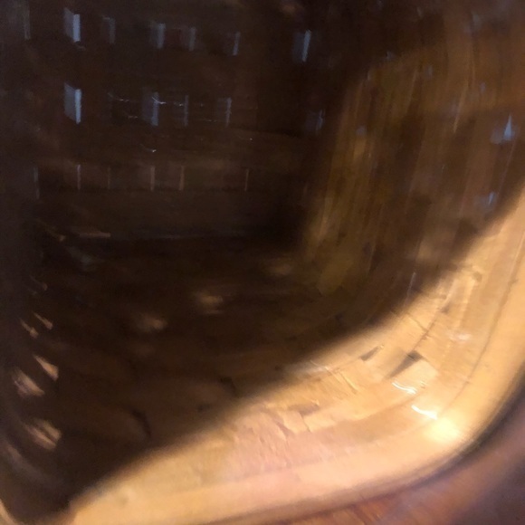 Longaberger basket in perfect condition thank you tag on the edge from 2006 - Picture 4 of 6